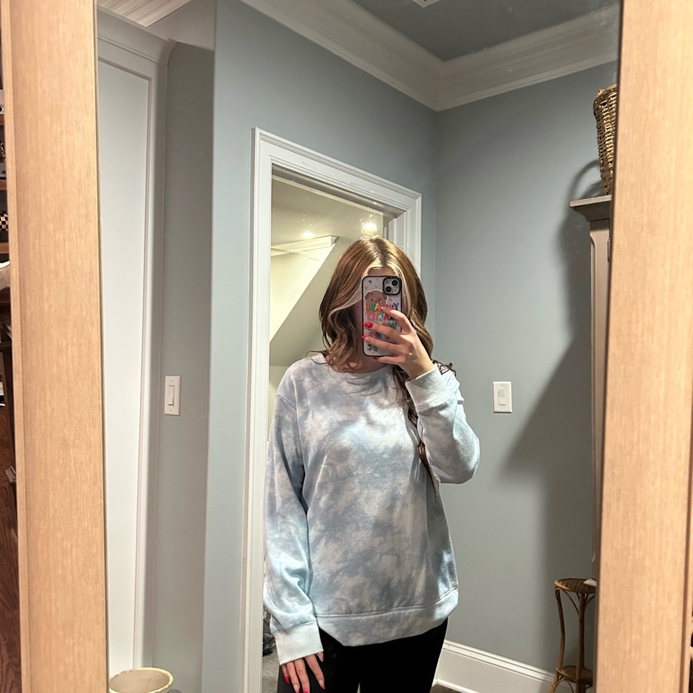 super cute blue crewneck